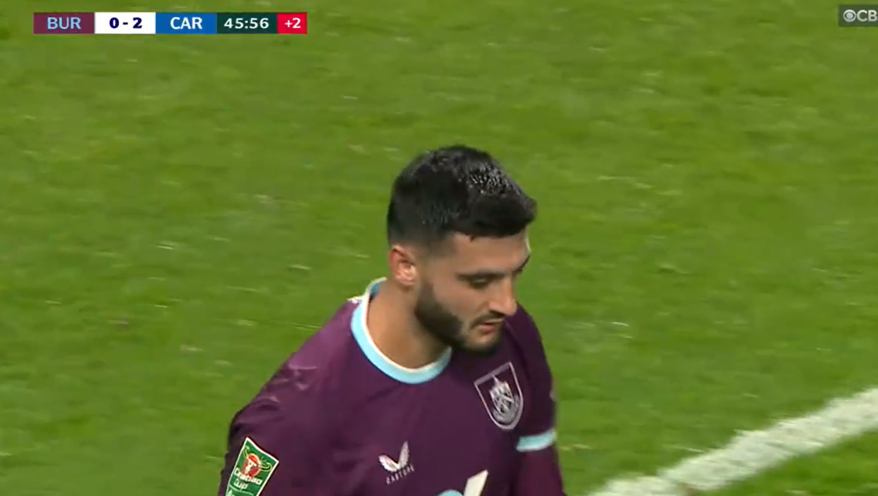 Nga përplasja me tifozin përfundon në stol, Armando Broja nuk merr asnjë minutë te Burnley